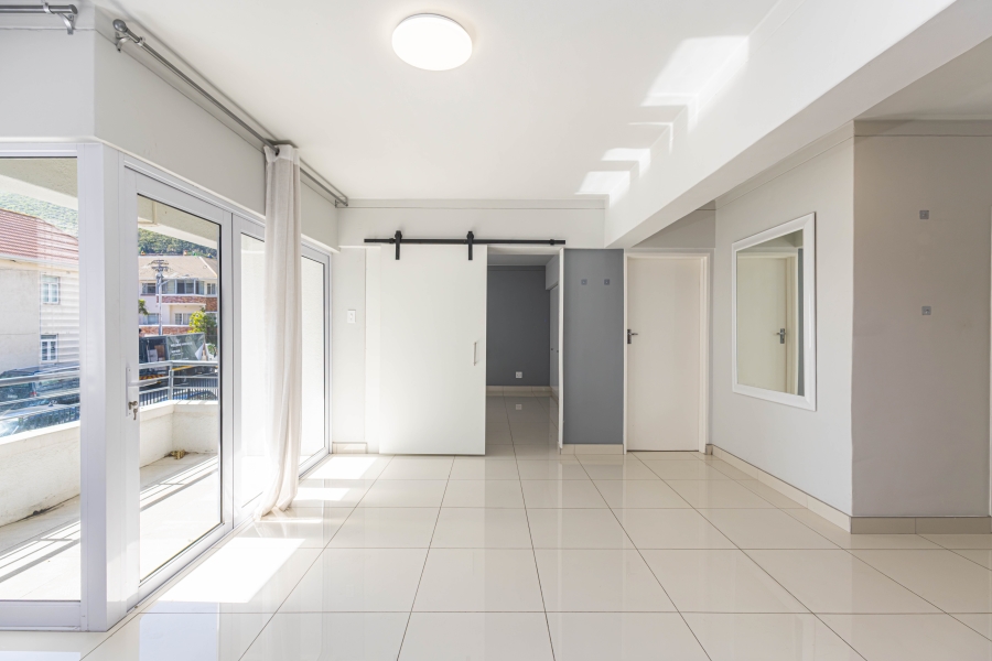 To Let 2 Bedroom Property for Rent in Sea Point Western Cape